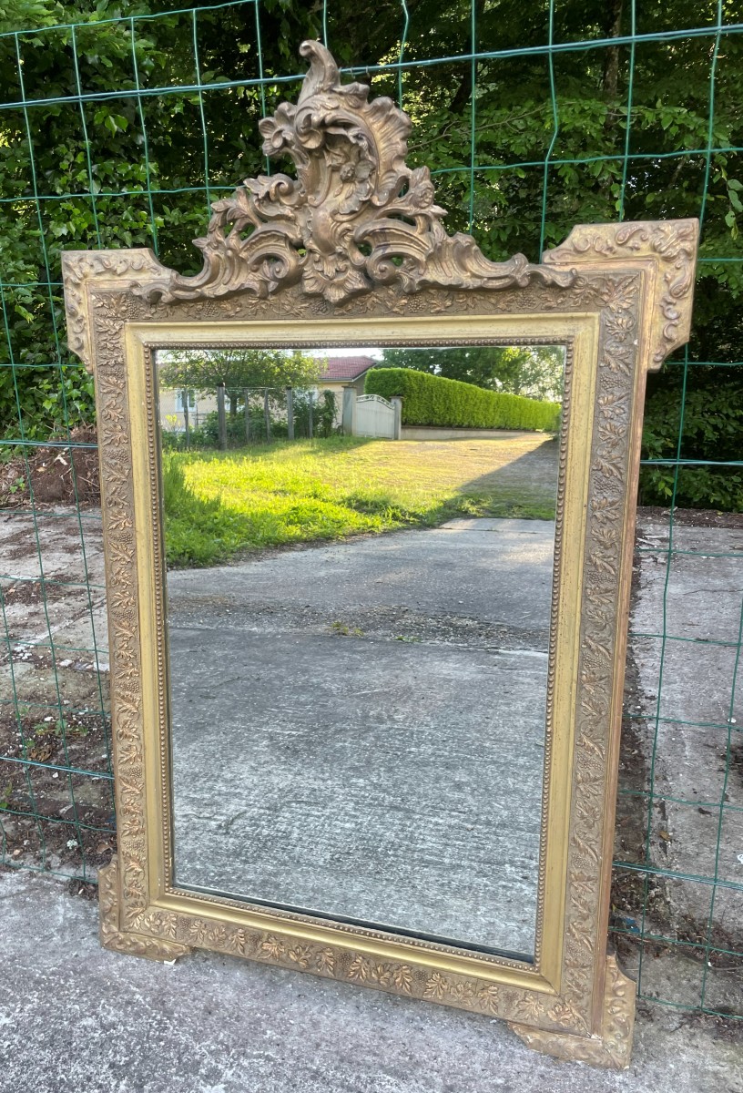 1900 Wood And Gilded Plaster Shell Mirror In Good Condition