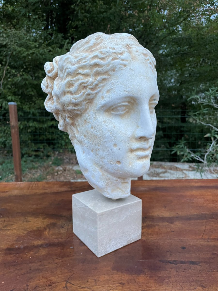 Tête de Hygie 