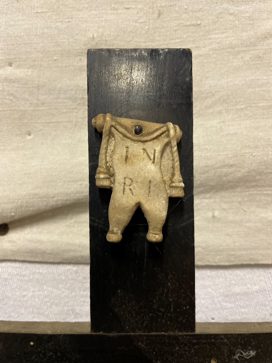 Jesus On The Cross, Plaster And Wood -photo-1