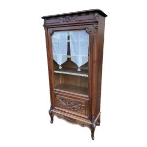 Display Case From 1900 Or The 19th Century In Carved Wood