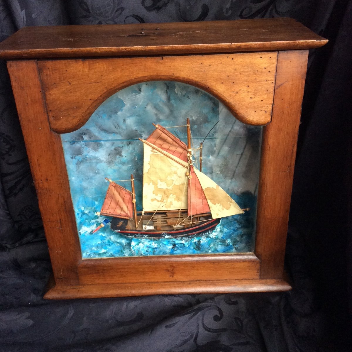 Diorama, Ex-voto, Tuna Boat From The Island Of Groix In The Storm In A Wooden Showcase, Named, Dated