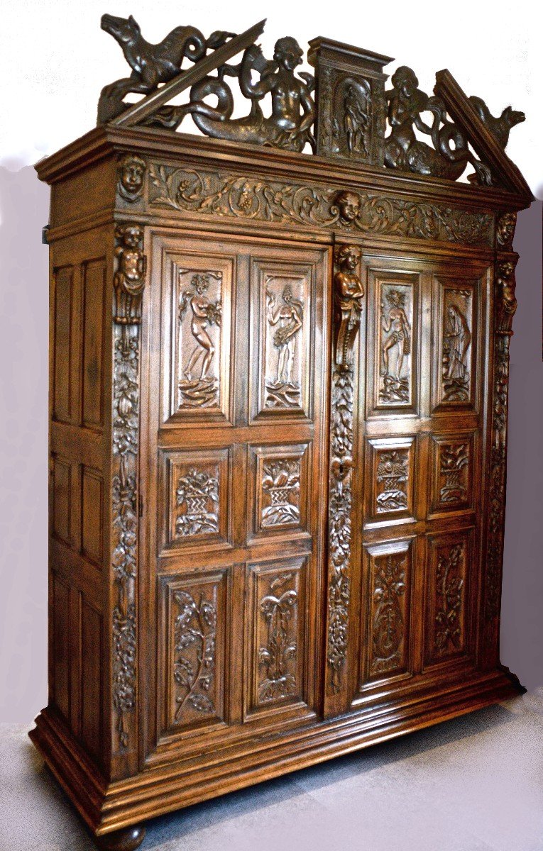 Figured Wardrobe From Bas-languedoc Or Surène, 17th Century In Walnut-photo-3