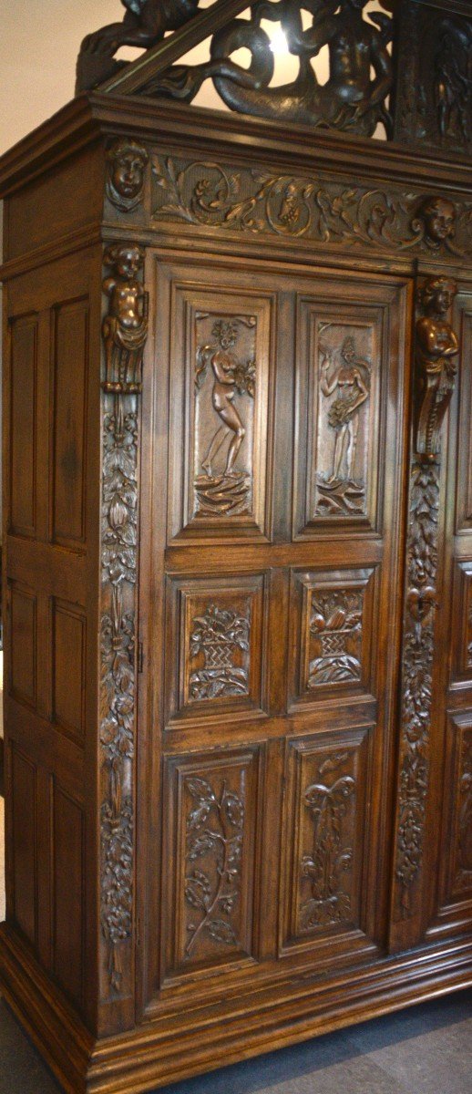 Figured Wardrobe From Bas-languedoc Or Surène, 17th Century In Walnut-photo-2
