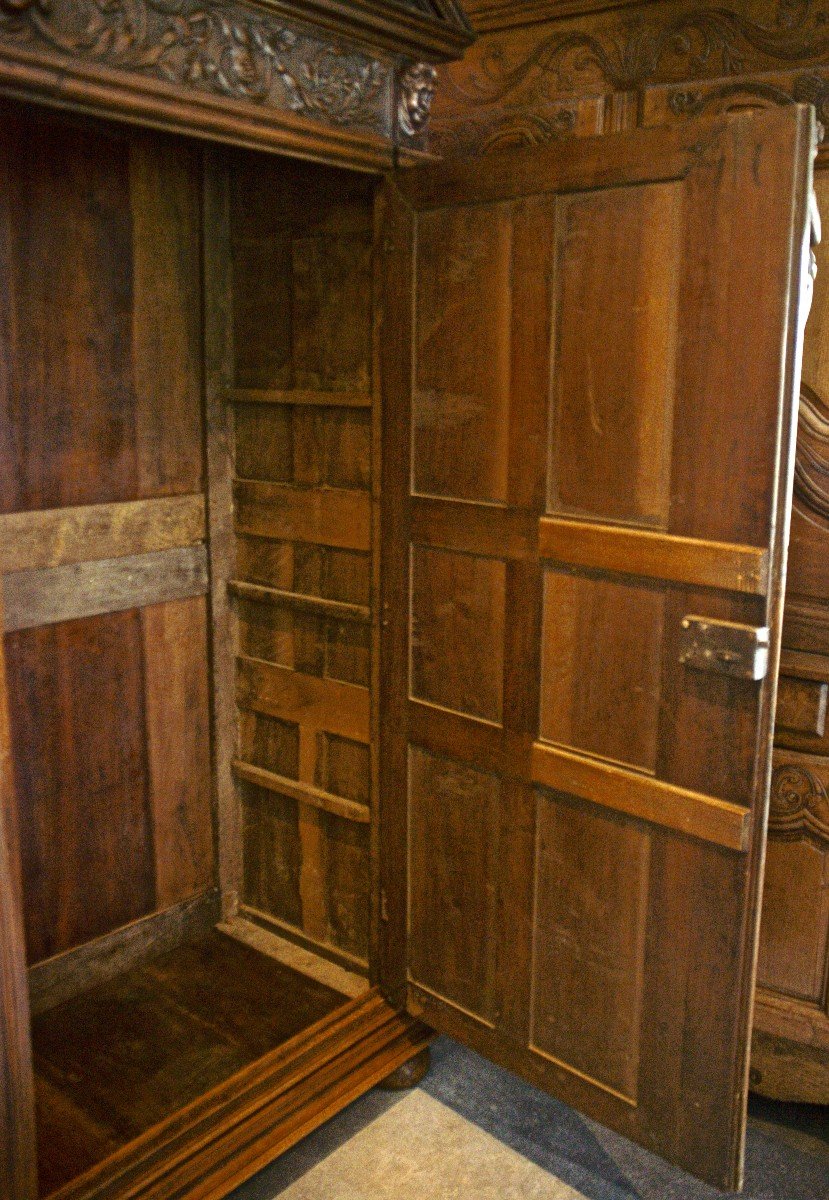 Figured Wardrobe From Bas-languedoc Or Surène, 17th Century In Walnut-photo-7