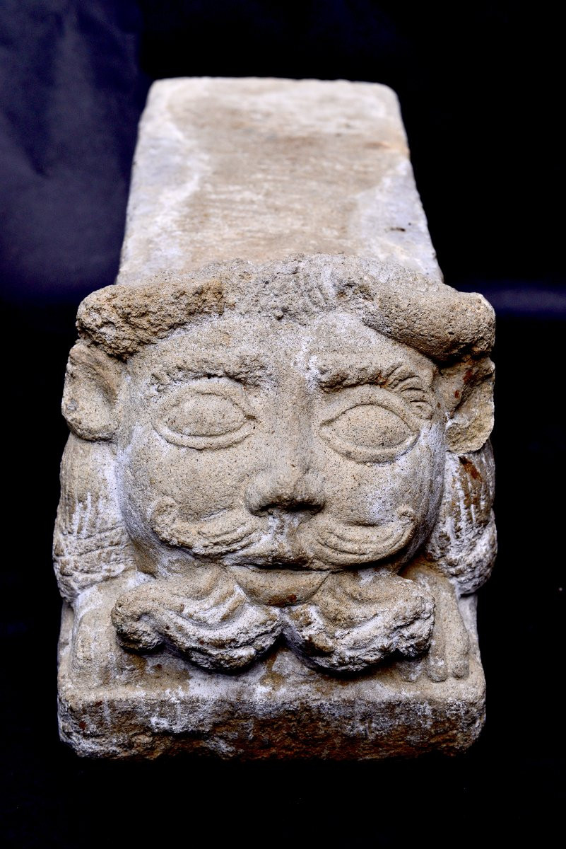 19th Century Carved Stone Saucer With A Bearded Face-photo-3