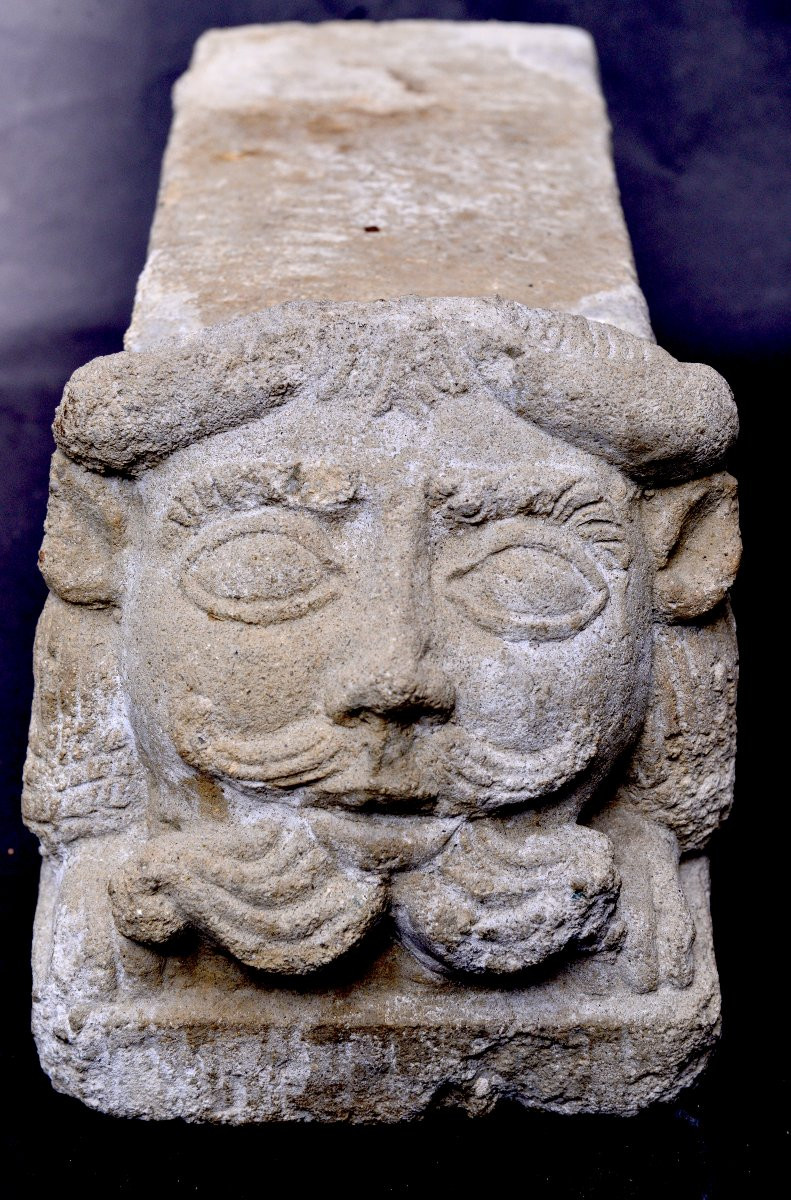 19th Century Carved Stone Saucer With A Bearded Face-photo-4