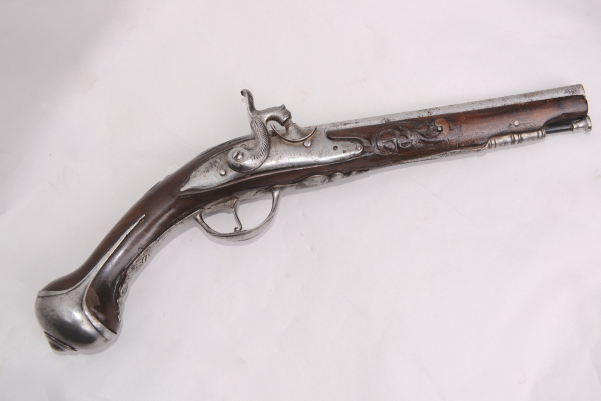Pistolet Transformé à Piston Ancien Régime Louis XV vers 1720