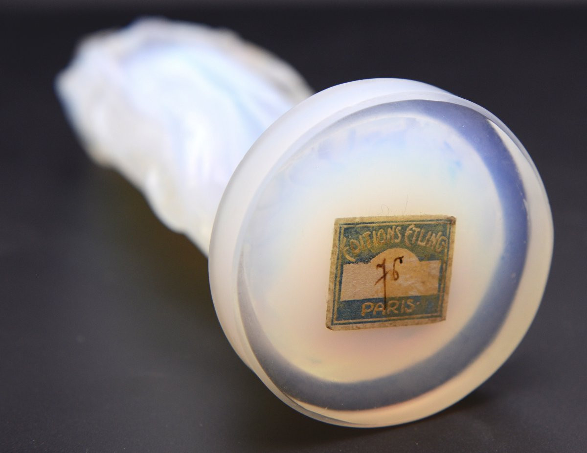 Etling Mary In Prayer Opalescent Glass Circa 1930-photo-1