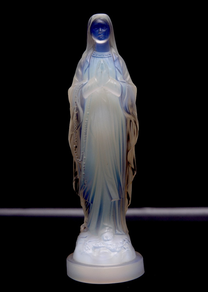 Etling Mary In Prayer Opalescent Glass Circa 1930