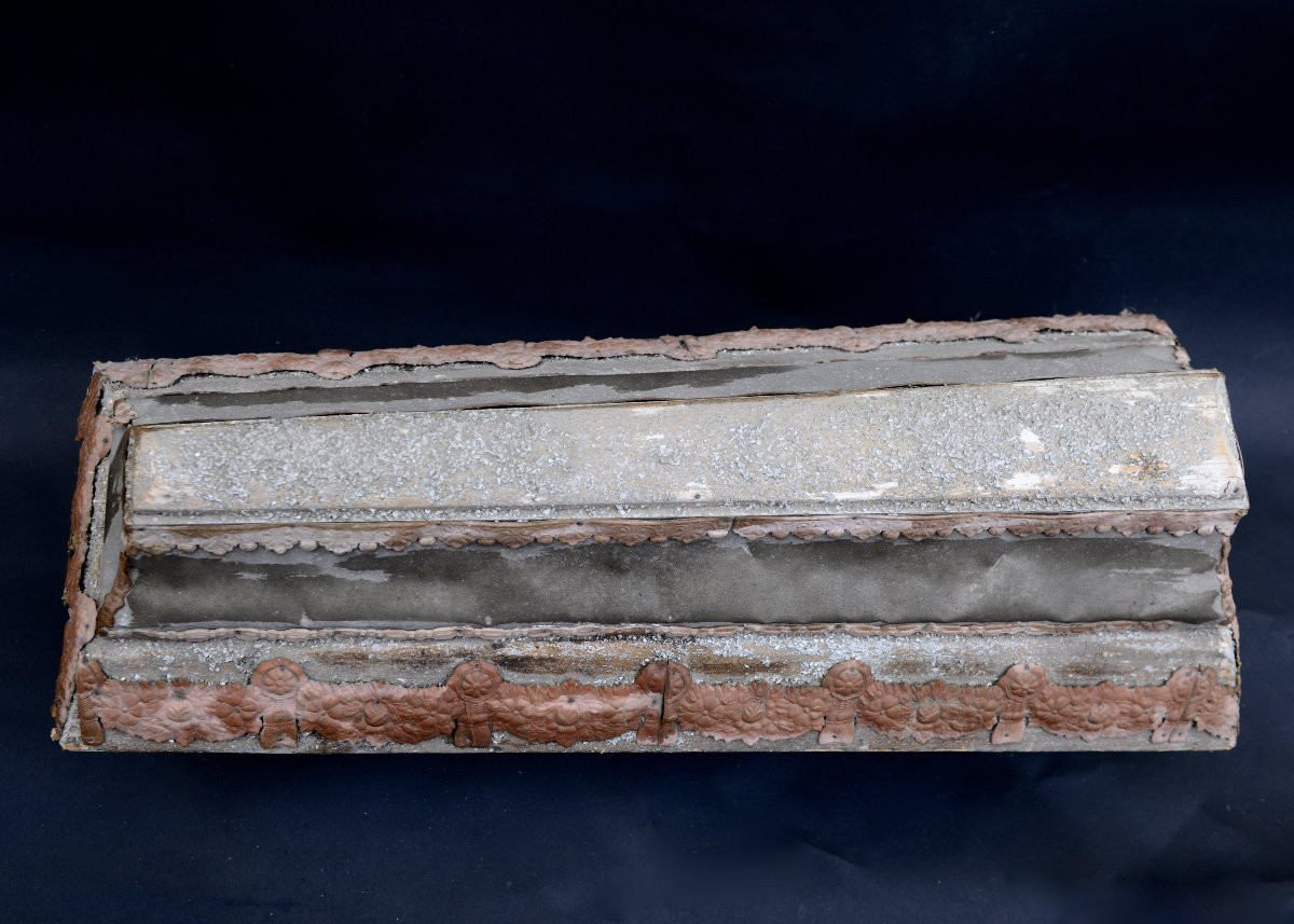 Small 19th Century Scalloped Zinc Sarcophagus-photo-2