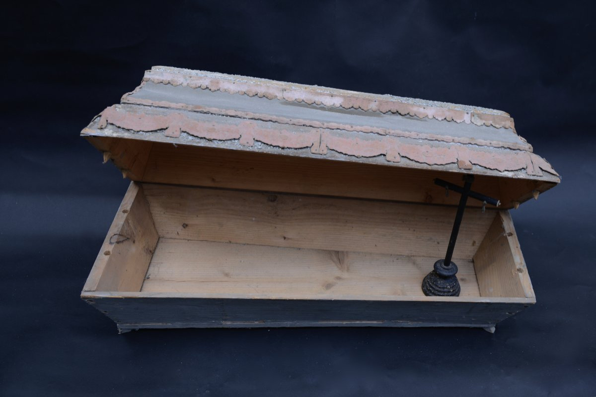 Small 19th Century Scalloped Zinc Sarcophagus-photo-6