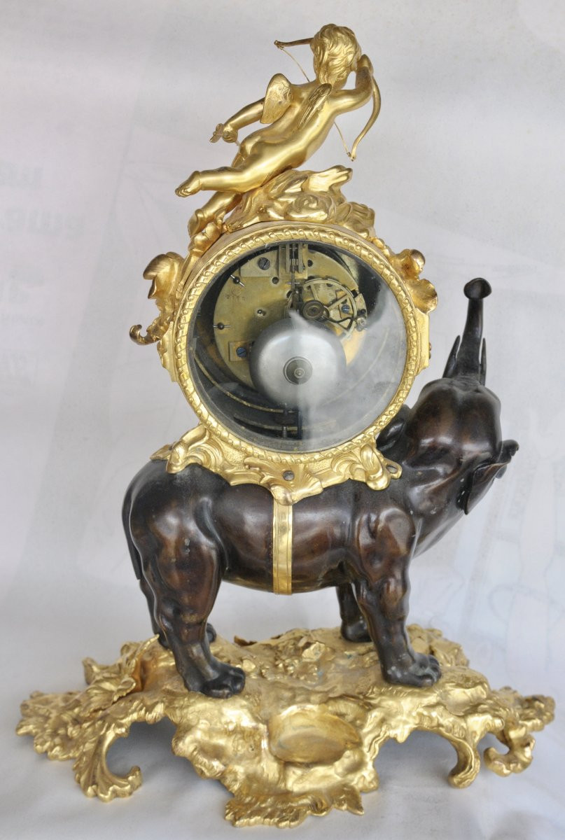 Pendule à "l'Eléphant Barrissant et le Putto" en Bronze Doré, Courvoisier à Paris, début XIXème-photo-4