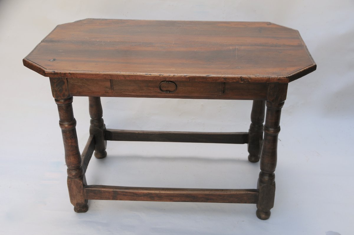 Louis XIII-style Writing Table Or Center Table In Walnut, 18th Century