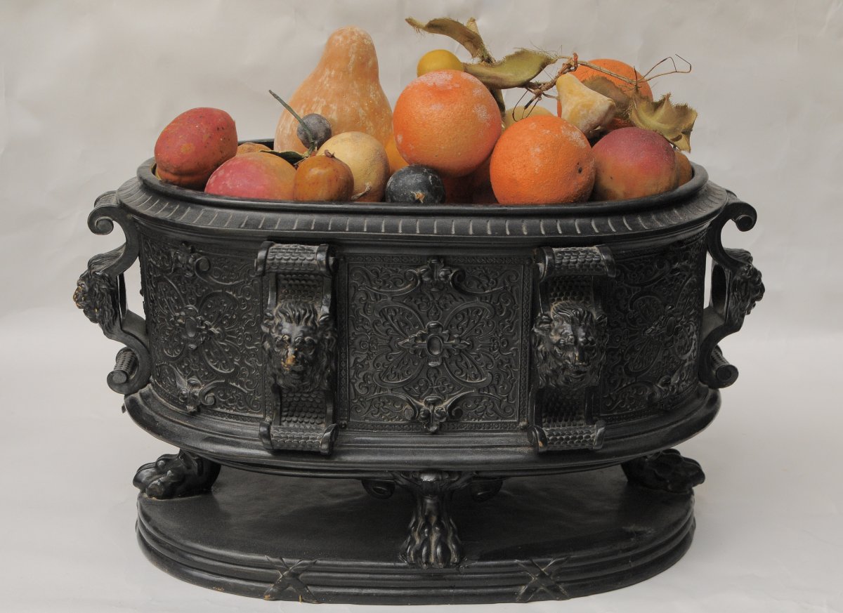Importante Jardinière Néo-Renaissance en céramique  émaillée Noire, fin XIXème