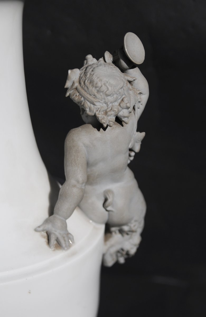 Gibus & Cie "Vase aux Chérubins" en Porcelaine dure de Limoges, circa 1860-photo-2