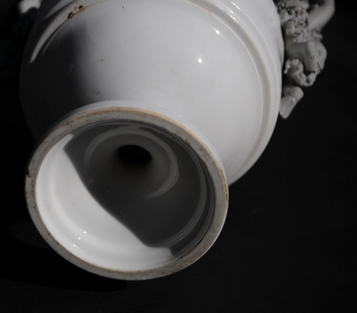Gibus & Cie "Vase aux Chérubins" en Porcelaine dure de Limoges, circa 1860-photo-5