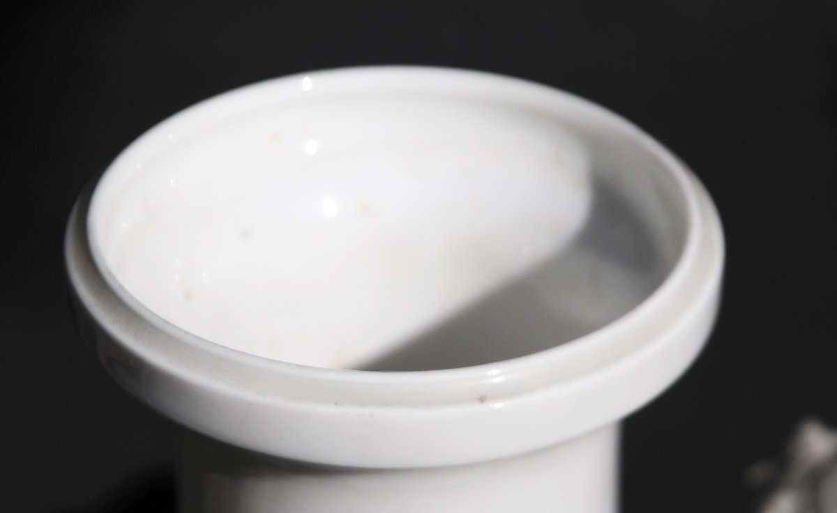 Gibus & Cie "Vase aux Chérubins" en Porcelaine dure de Limoges, circa 1860-photo-7