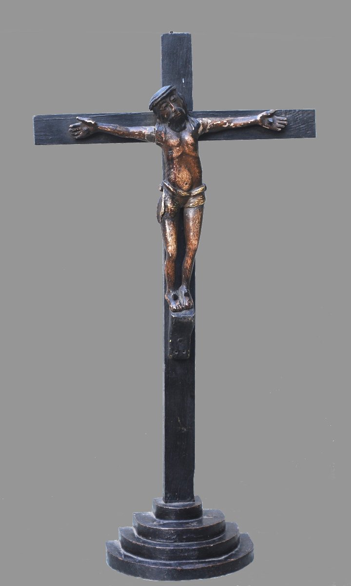 Crucifix Haute Epoque en Bois sculpté polychrome