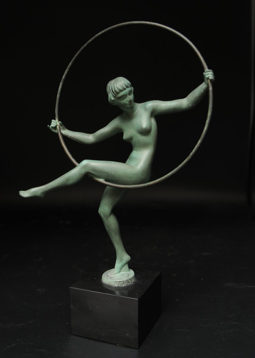 "Danseuse au cerceau" signée Briand (Bouraine)-photo-2