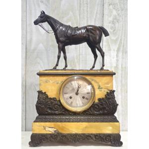 Pendule Borne au Cheval en bronze  de J. WILLIS-GOOD, 19ème