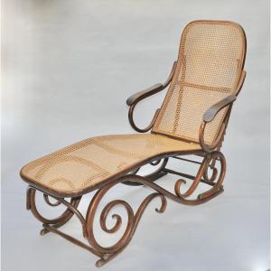 Thonet 1900 Curved Wood Lounge Chair