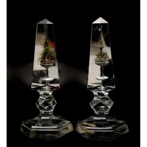 Paire d'Obélisque en Cristal à Décor Intaglio Peint, circa 1860