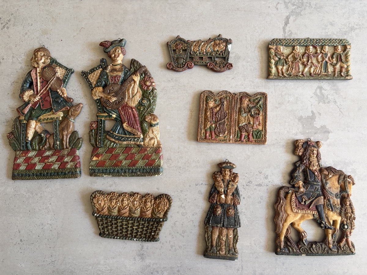 Set Of Eight Figures And Reliefs In Polychrome Wax – Austria, 19th Century