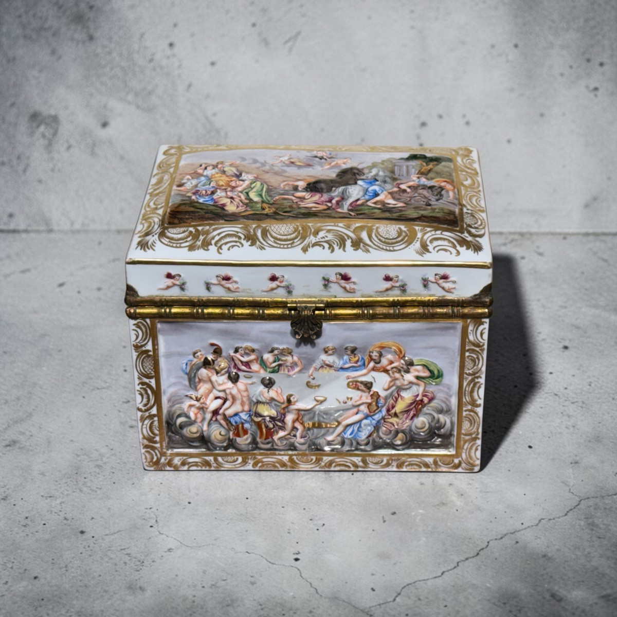 Box. Capodimonte Porcelain. Naples, 19th Century, Circa 1850-1860-photo-2