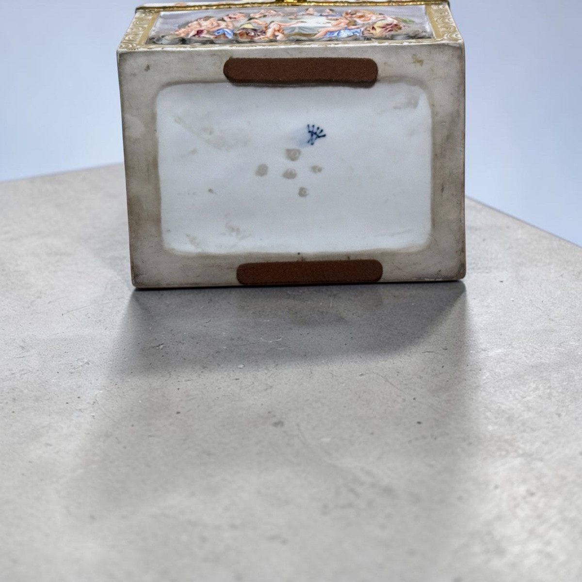 Box. Capodimonte Porcelain. Naples, 19th Century, Circa 1850-1860-photo-2