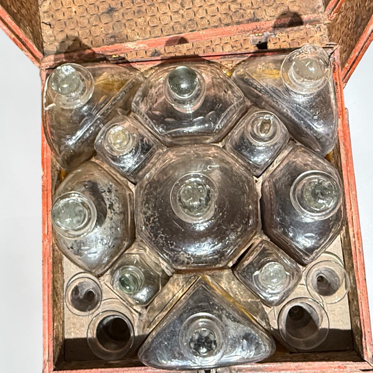 Bottle Carrier With Italian Case Decorated In The Arte Povera Technique. 19th Century-photo-5
