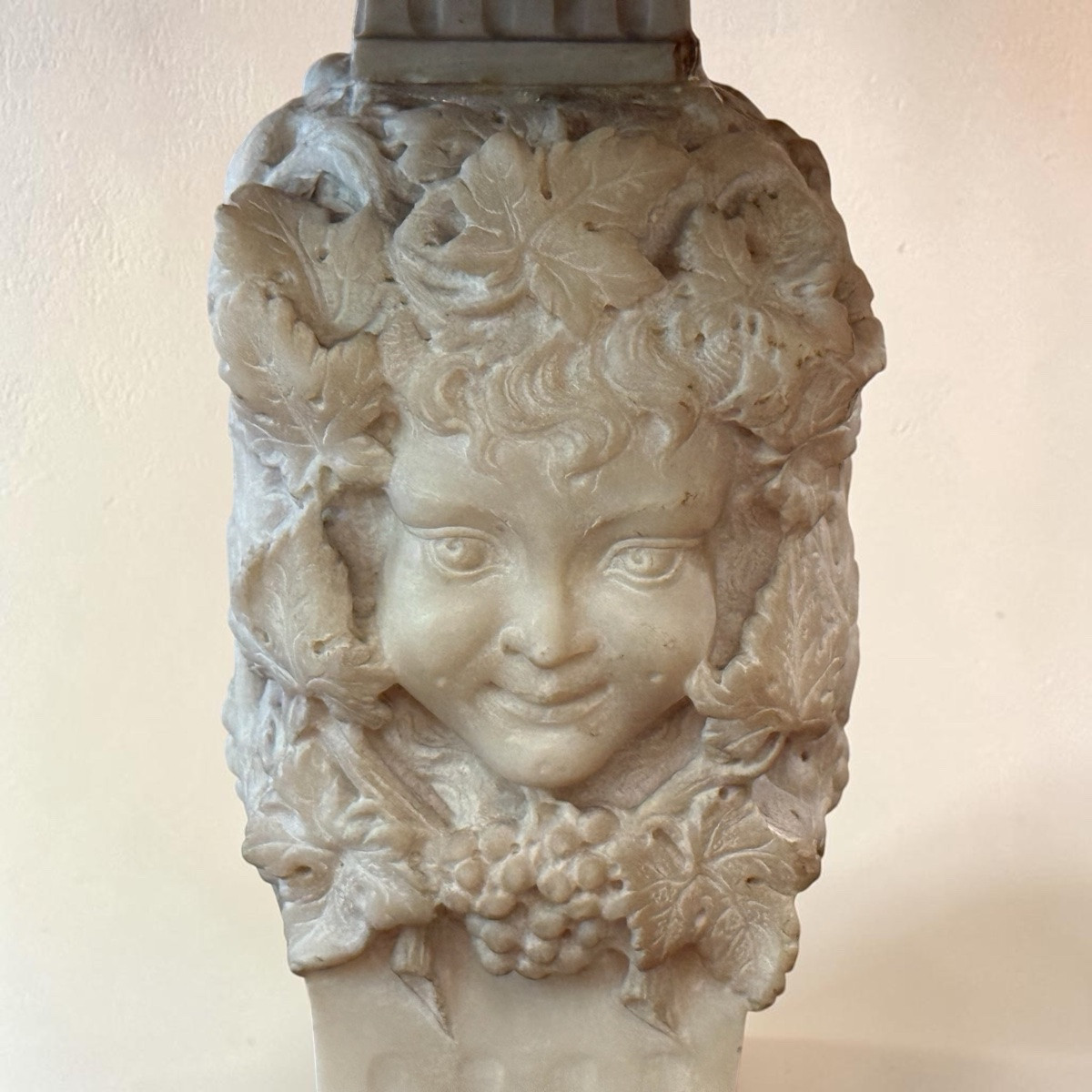 Pedestal Table. Marble. Neoclassical Period. First Half Of The 19th Century. Diameter 57 Cm For The Top.-photo-1