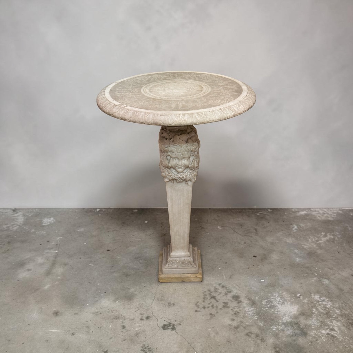 Pedestal Table. Marble. Neoclassical Period. First Half Of The 19th Century. Diameter 57 Cm For The Top.