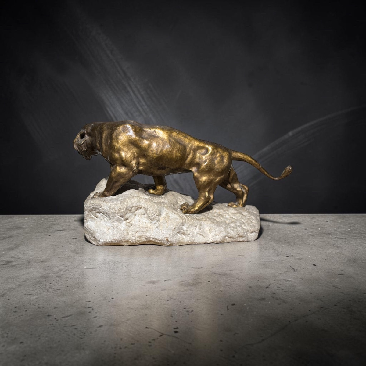 Tigre des neiges. Bronze doré et marbre. Victor Rousseau-photo-3