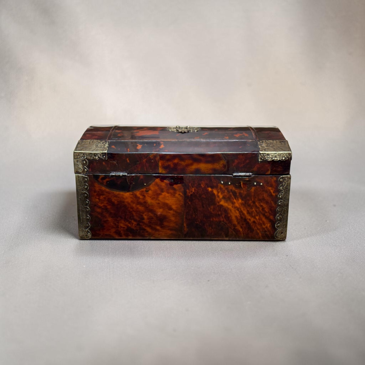 Tortoiseshell Box. Italy, 18th Century-photo-1