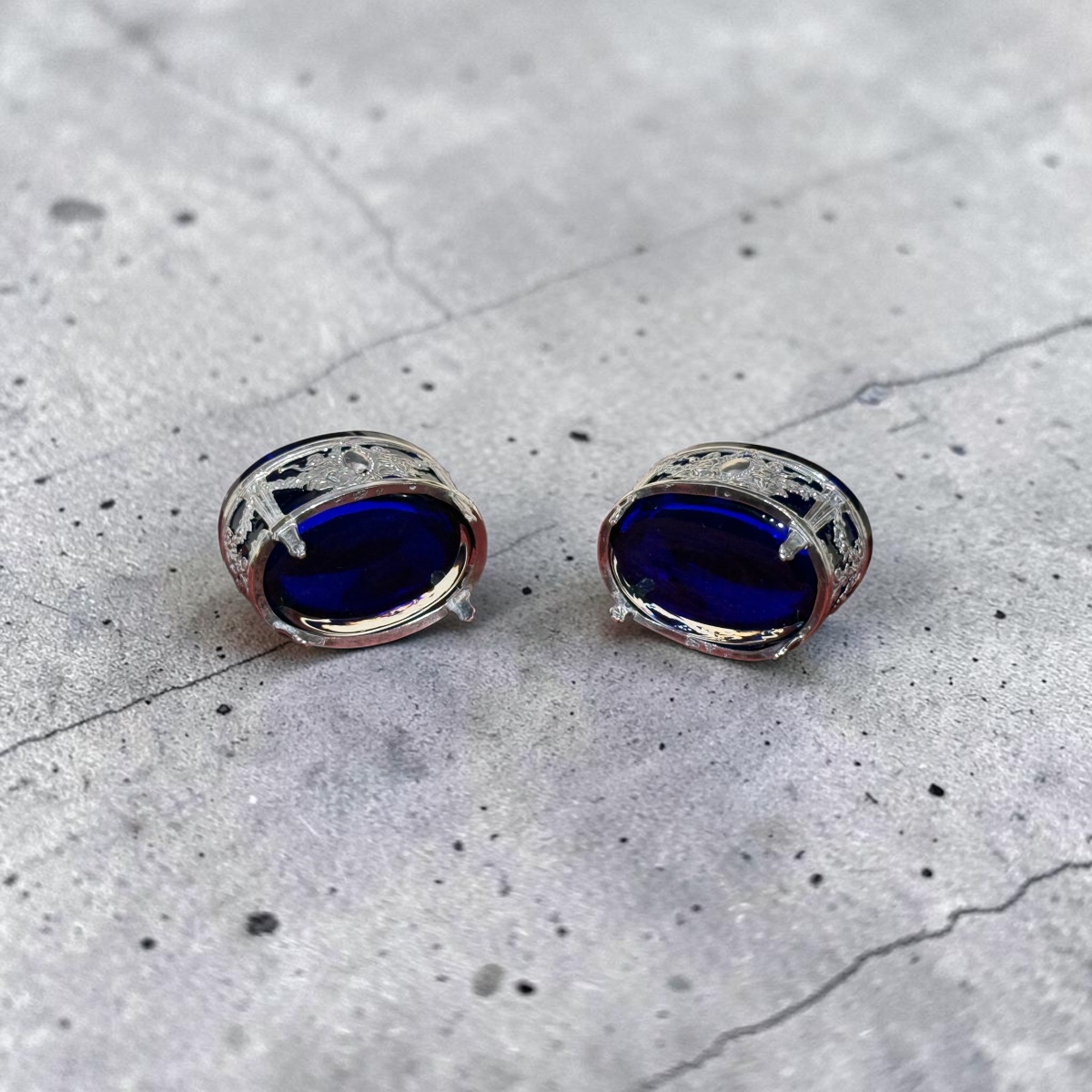 Pair Of Neoclassical Salt Shakers. France. Early 21st Century. Silver And Cobalt Blue Glass. Poi-photo-3