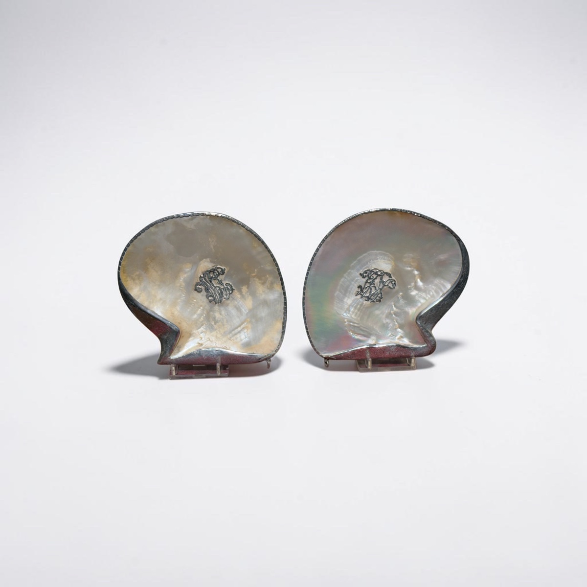Pair Of Mother-of-pearl And Silver Shells. Philippines, 19th Century. 22 × 21 Cm