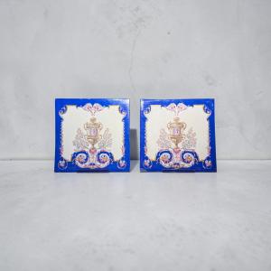 Paire de plaques décoratives en porcelaine