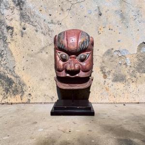 Masque rituel Nuo. Dynastie Qing, XIXe siècle. Masque à main pour la danse du lion. Bois de Zha