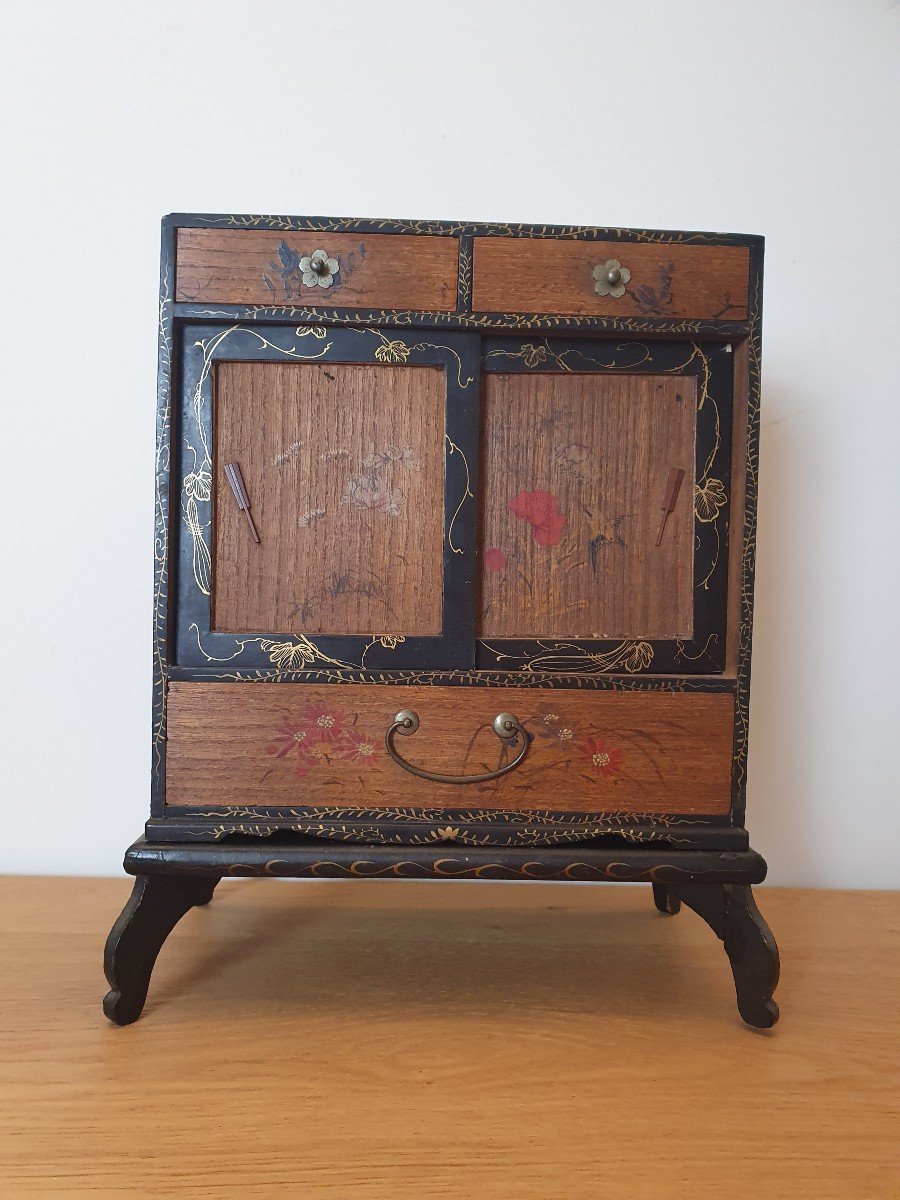 Japon , Petit Cabinet , Bois Et Laque , Début XX°. -photo-2