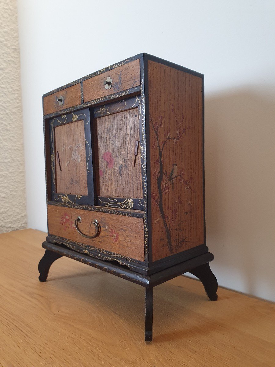 Japon , Petit Cabinet , Bois Et Laque , Début XX°. -photo-3