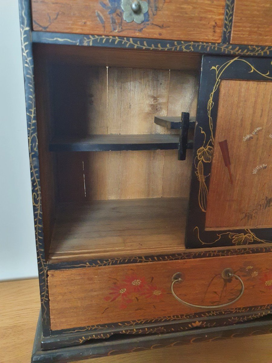 Japon , Petit Cabinet , Bois Et Laque , Début XX°. -photo-7