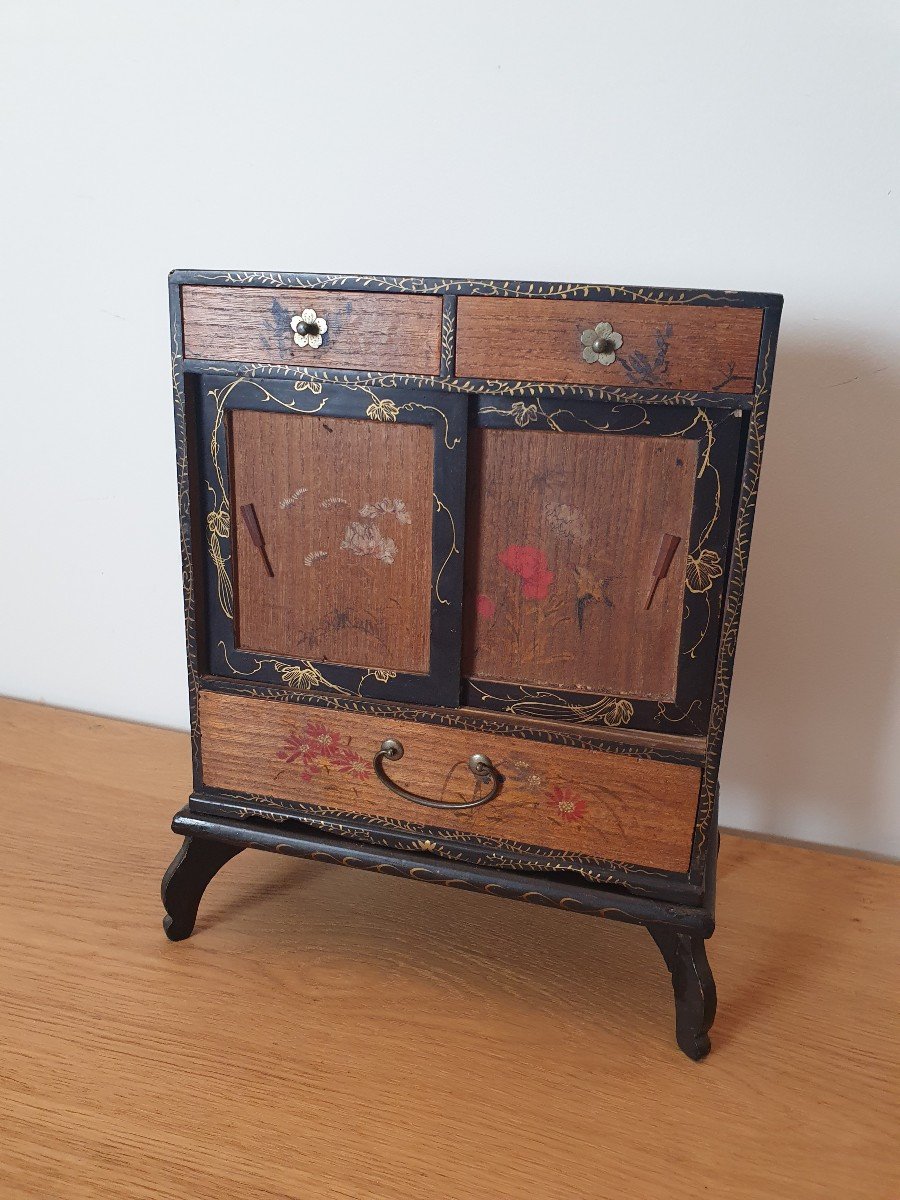 Japon , Petit Cabinet , Bois Et Laque , Début XX°. -photo-8