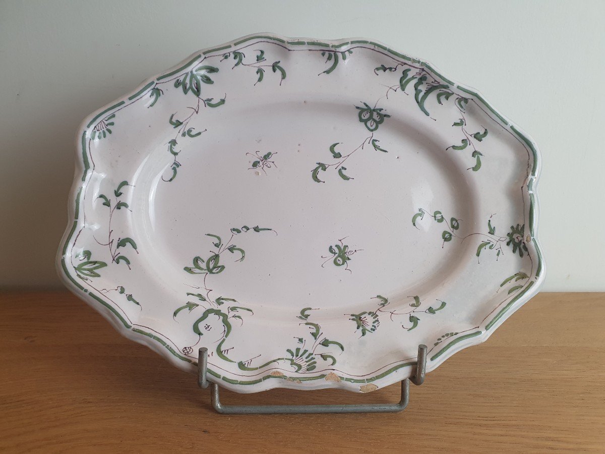 Sud Ouest , Plat Ovale, Faïence , Camaïeu Vert , XVIII°.  