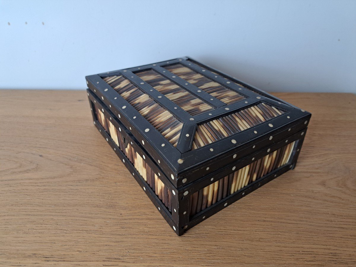 Box, Porcupine Thorn, Ebony And Bone Inlay, Ceylon, India, Early 20th Century. -photo-1