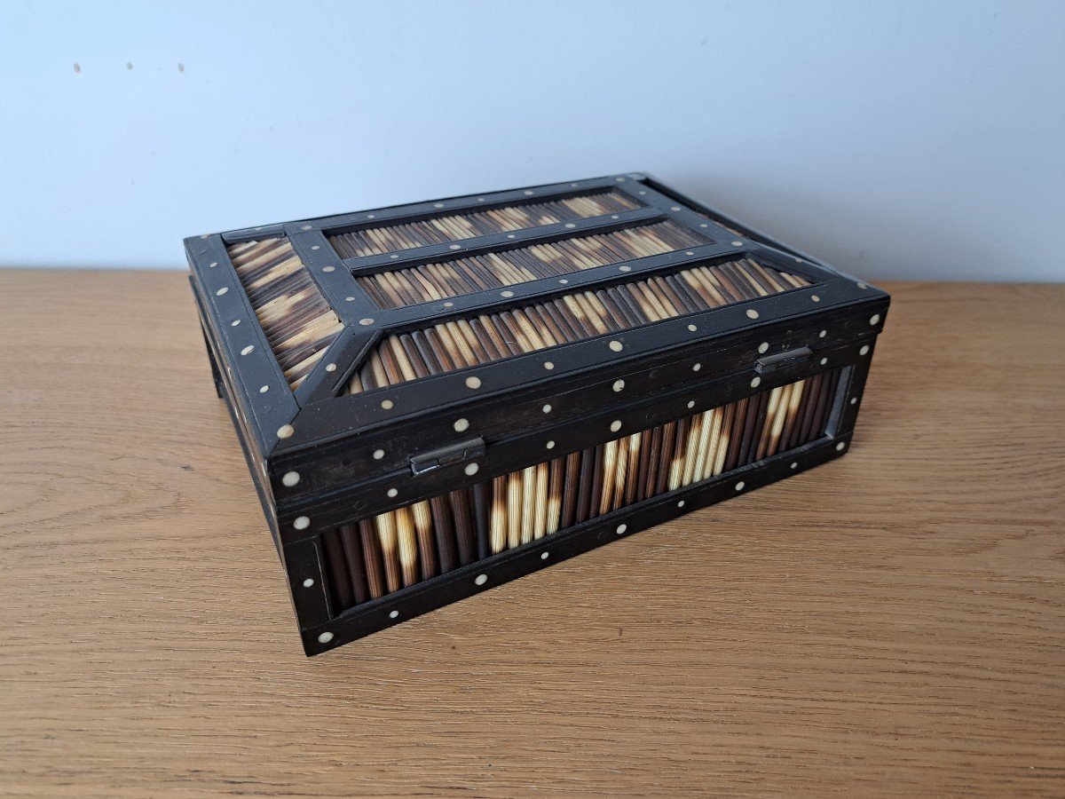 Box, Porcupine Thorn, Ebony And Bone Inlay, Ceylon, India, Early 20th Century. -photo-2
