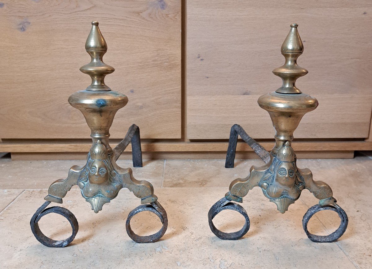 Paire De Chenets Aux Marmousets Et Bobèches , Bronze , XVII°. 