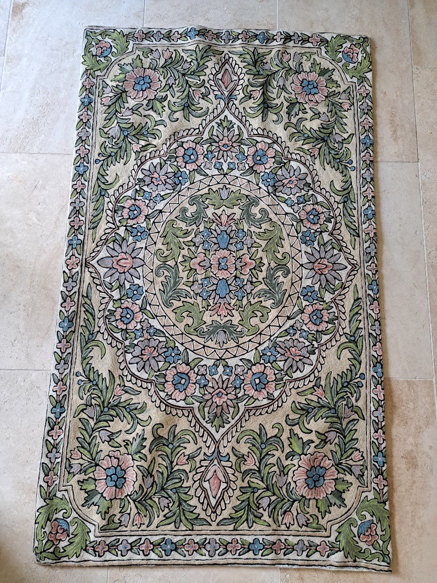 Tapis Broderie Indienne , Laine , XX°. -photo-2