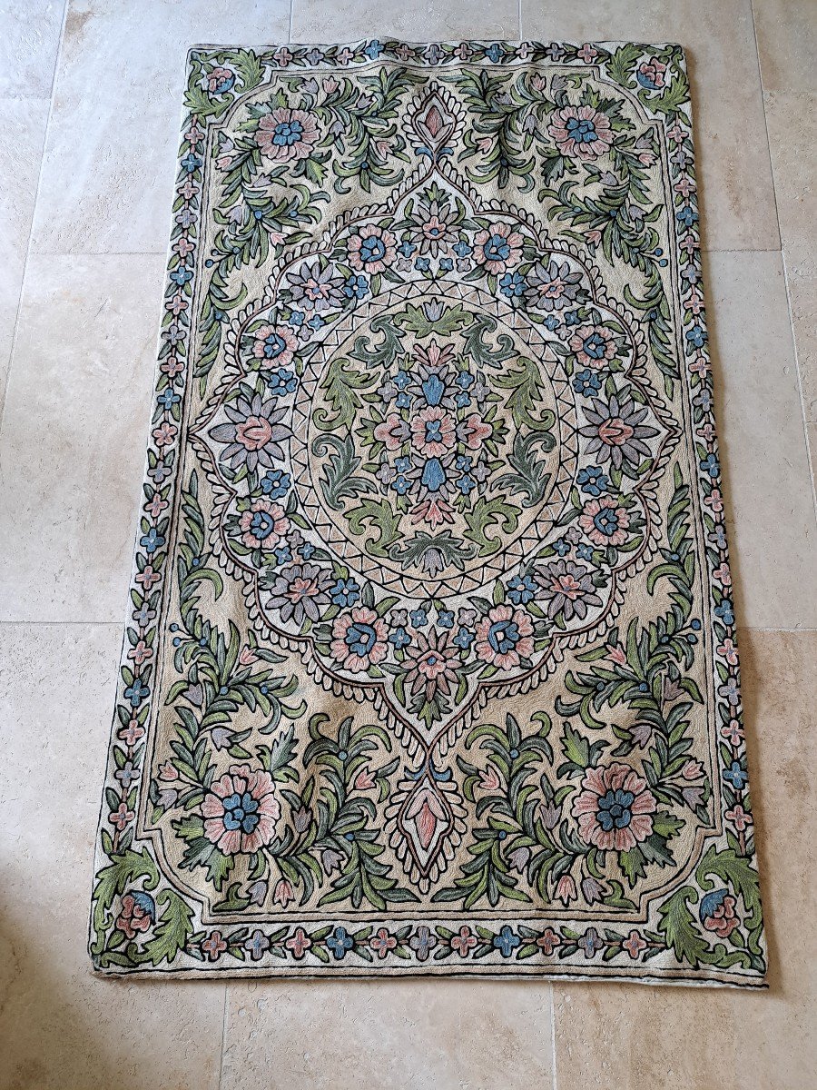 Tapis Broderie Indienne , Laine , XX°. 