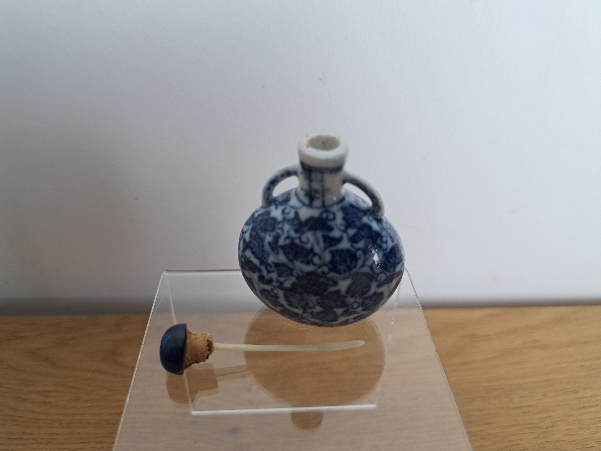 Snuffbox, Porcelain, China, 20th Century. -photo-2
