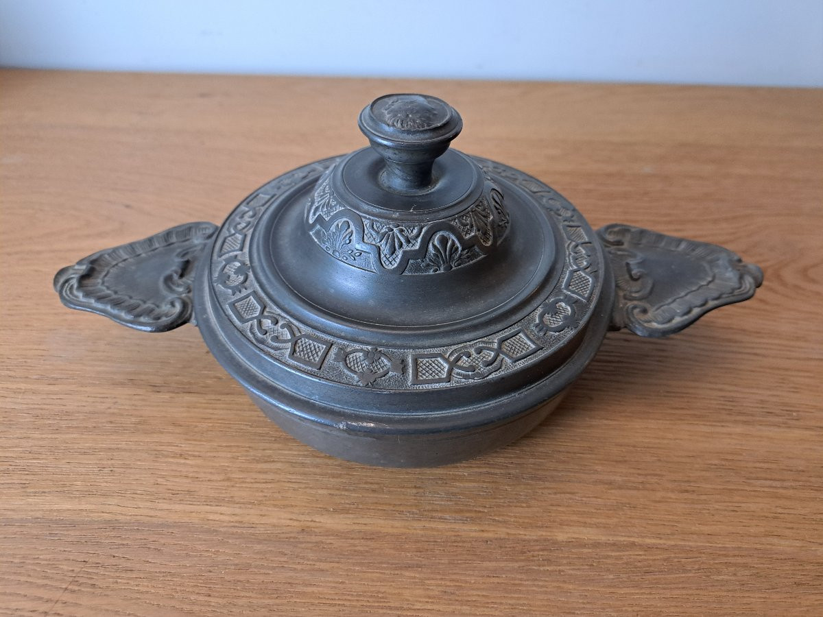 Ecuelles à Oreilles , Décor à La Bérain , Etain , XVIII°. -photo-3